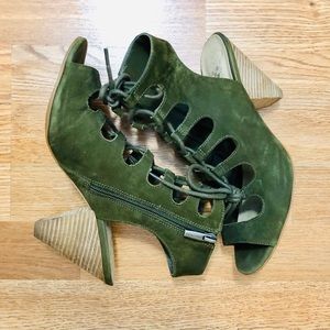 Vince Camuto Shoes - Size 8.5 Vince Camuto suede lace up sandals w zip Vince Camuto Shoes - Size 8.5 Vince Camuto suede lace up sandals w zip